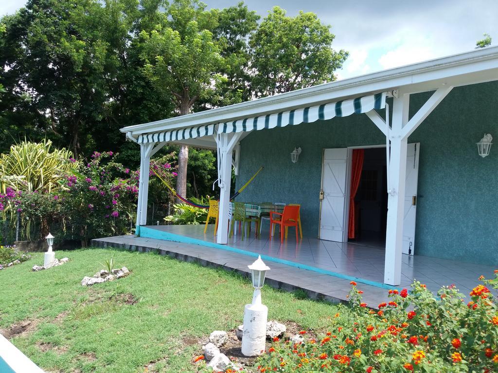 Villa Les Petites Fleurs De Poirier Bouillante Esterno foto