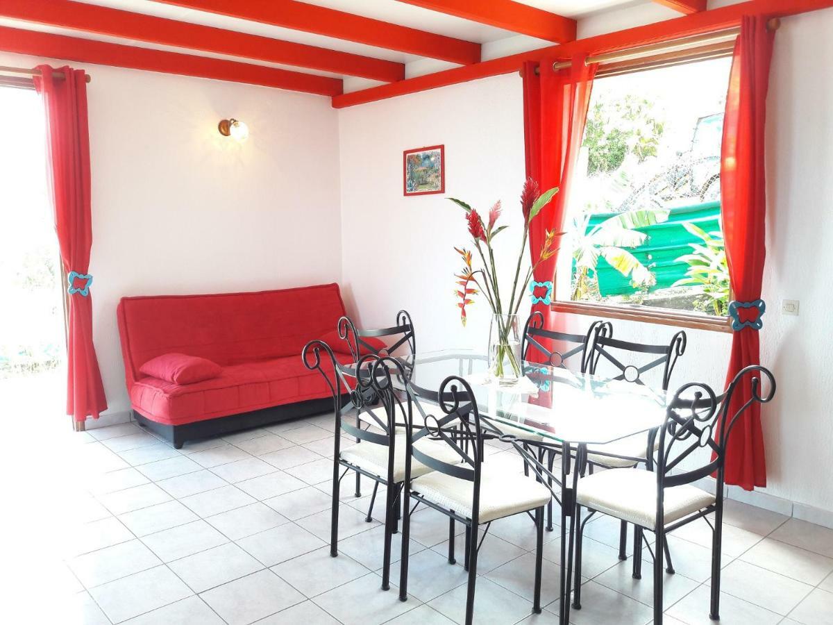 Villa Les Petites Fleurs De Poirier Bouillante Esterno foto